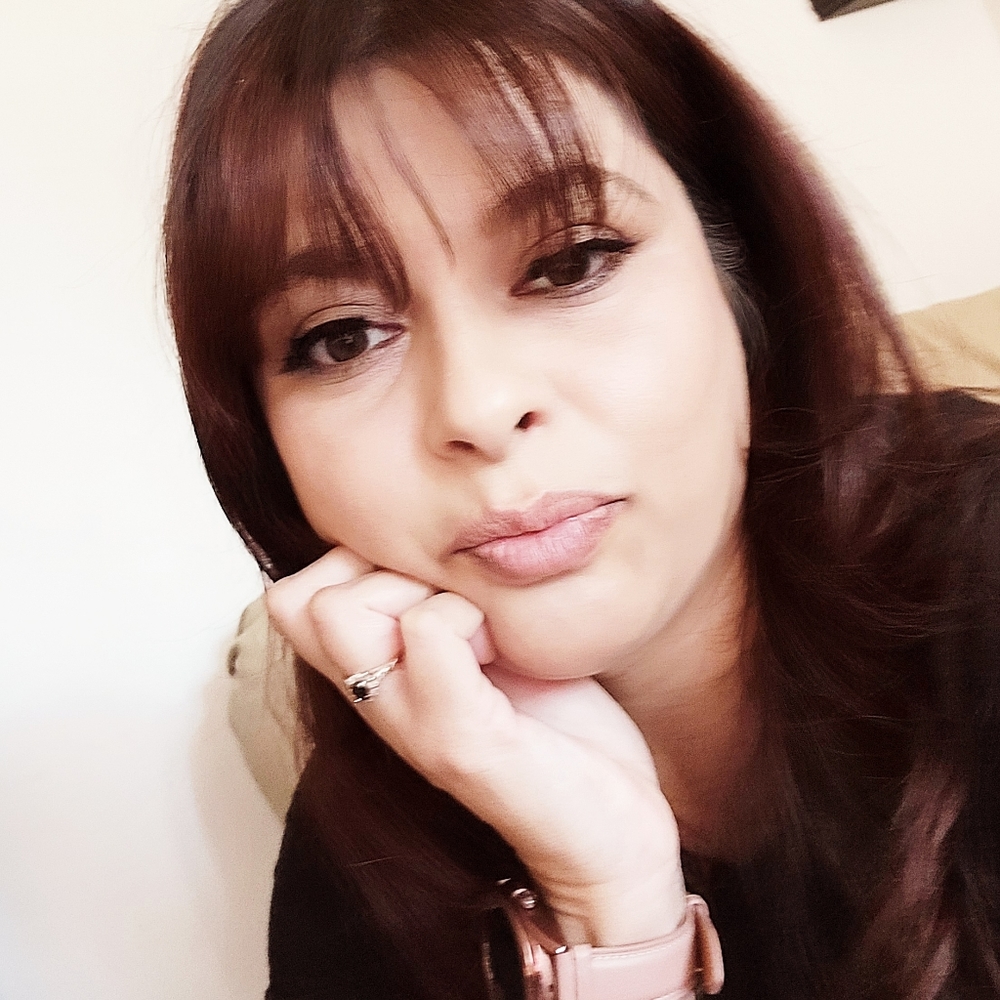 Meet your Posher, Claudia